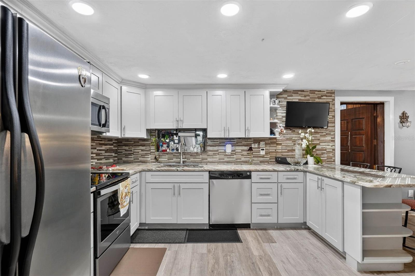 ALOHA GARDENS - Residential