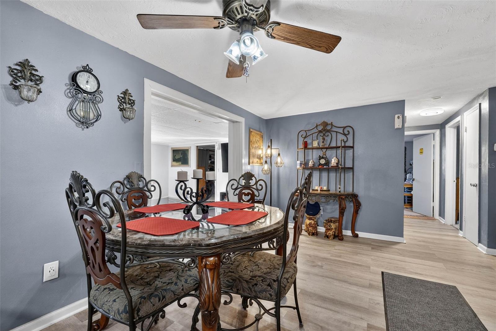 ALOHA GARDENS - Residential