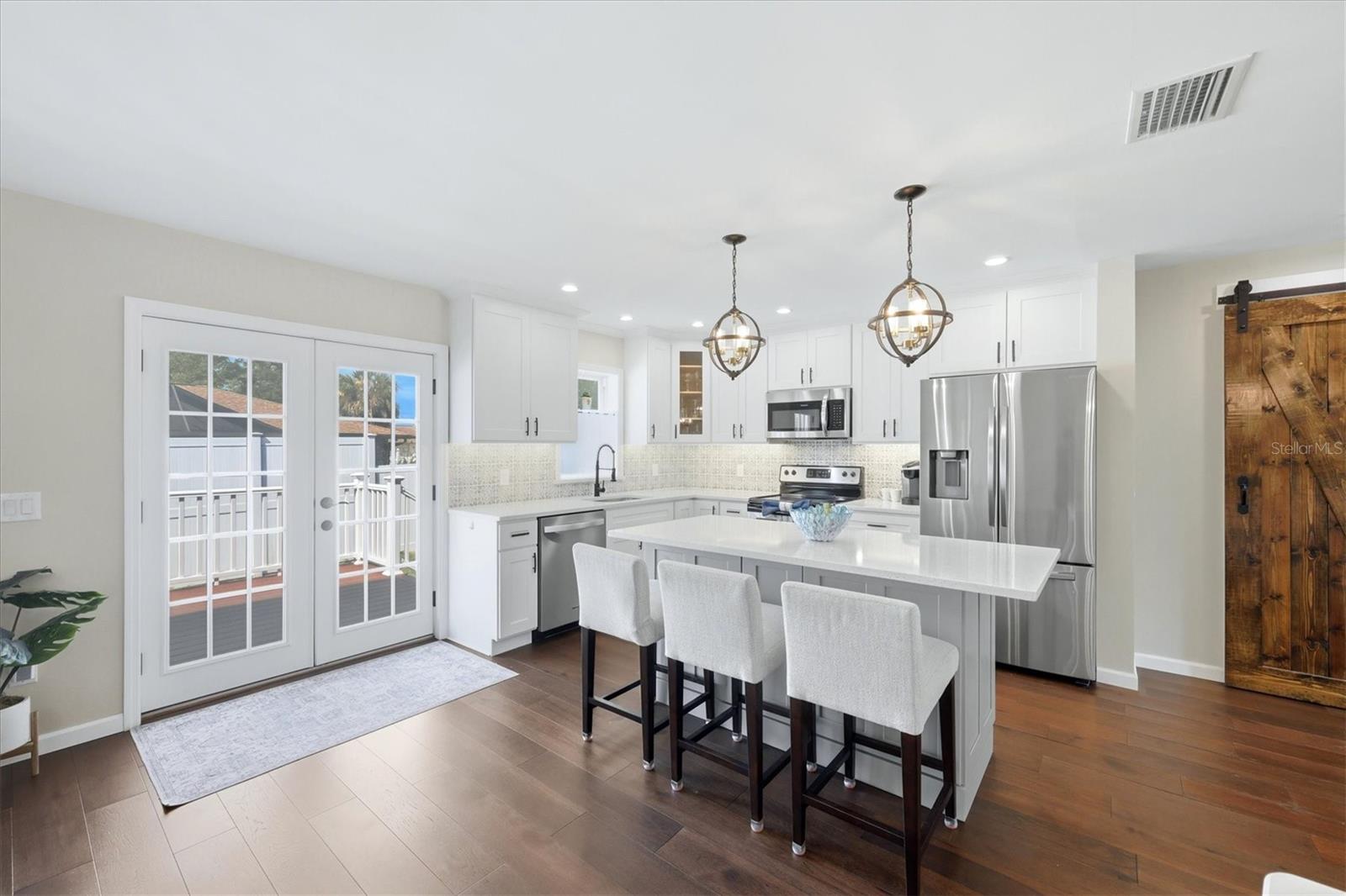 SOUTH VENICE - Residential