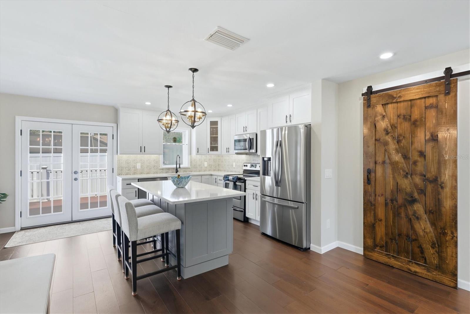 SOUTH VENICE - Residential