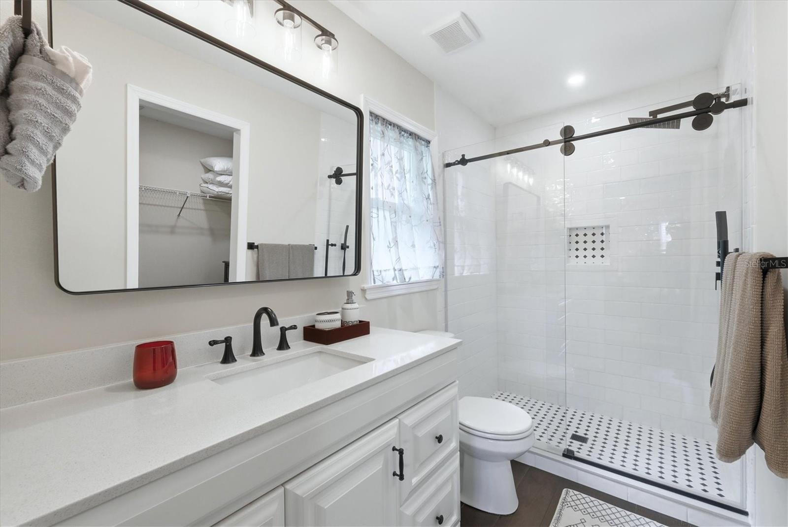 SOUTH VENICE - Residential