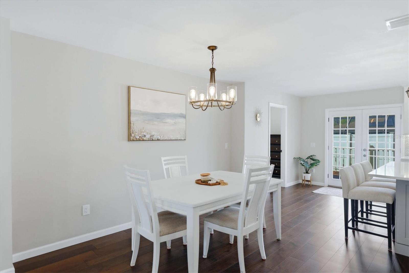 SOUTH VENICE - Residential