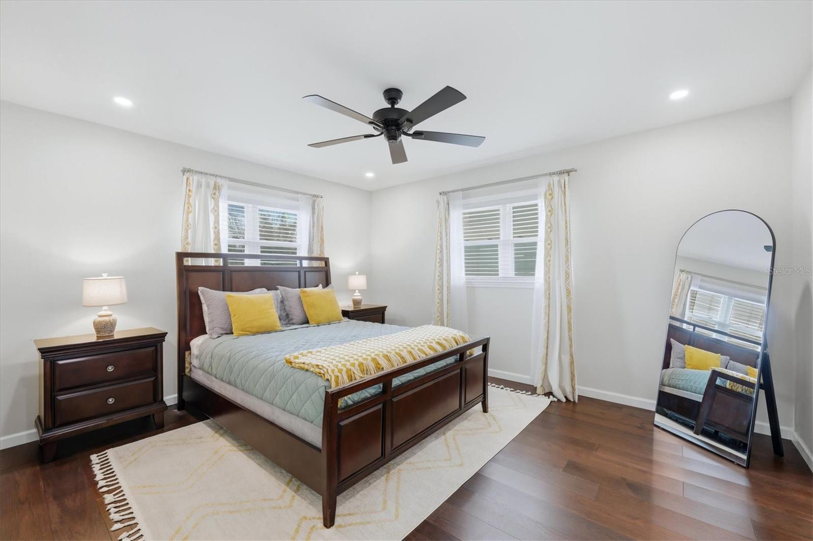 SOUTH VENICE - Residential