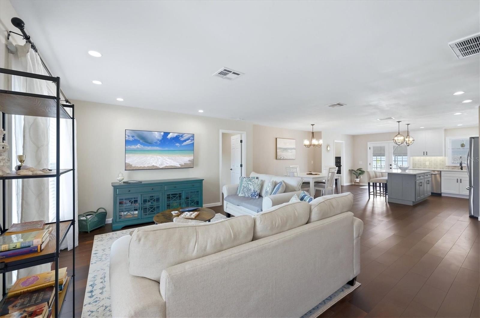 SOUTH VENICE - Residential