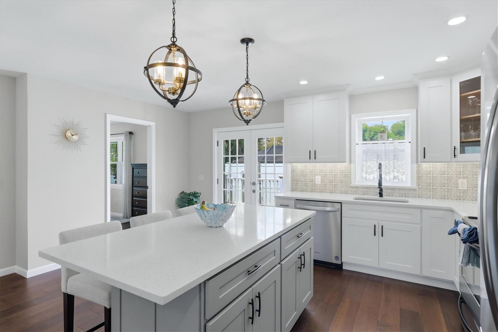 SOUTH VENICE - Residential