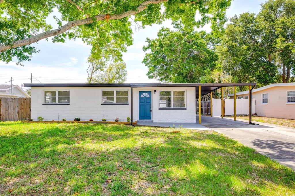 Photo of 9596 Groveland Street, Seminole, FL 33772 (MLS # O6435839)