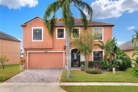 A home in WINTER HAVEN