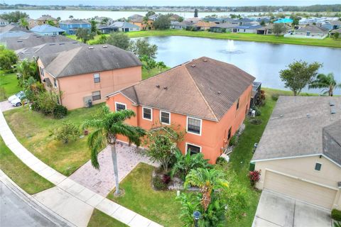 A home in WINTER HAVEN