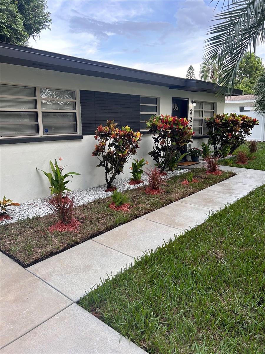 Photo of 327 Barbara Circle, Belleair, FL 33756 (MLS # S5156453)