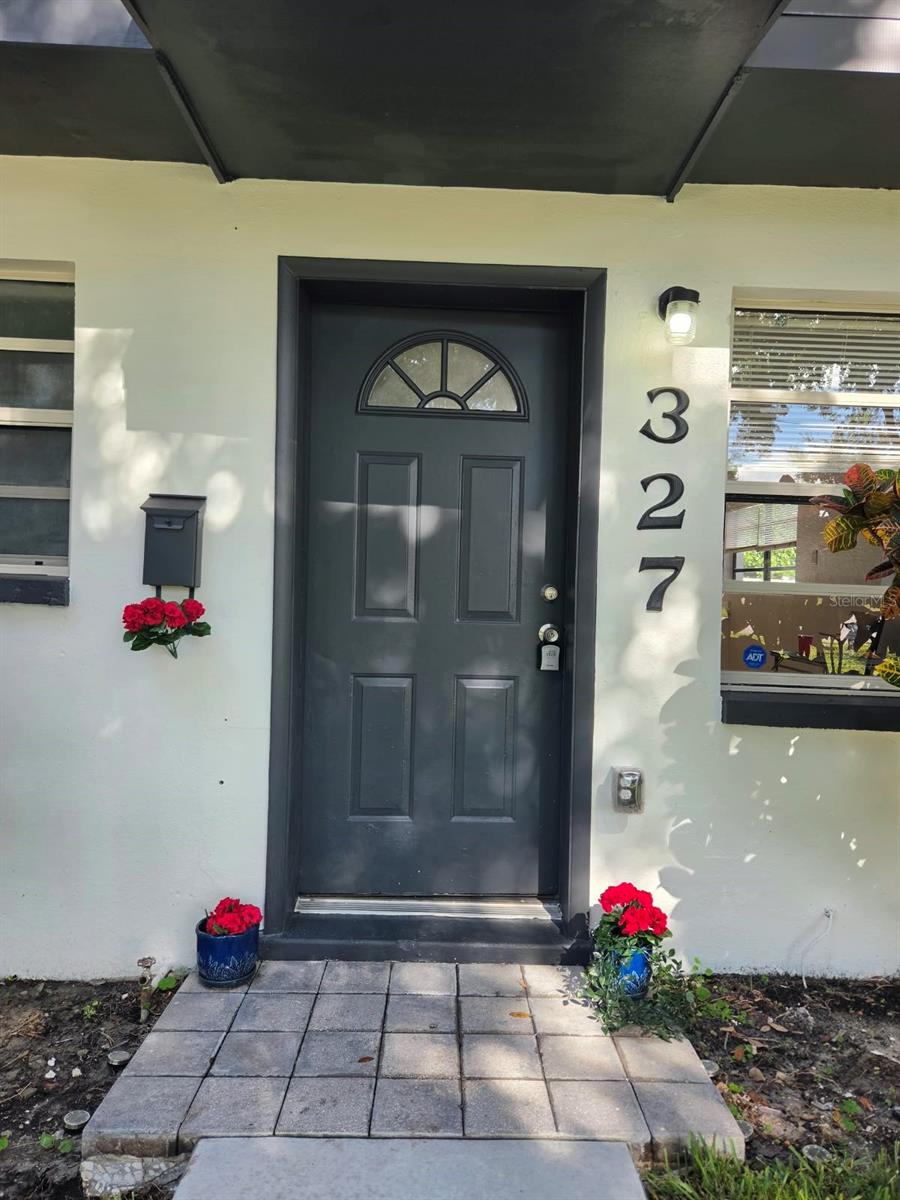 Photo of 327 Barbara Circle, Belleair, FL 33756 (MLS # S5156453)