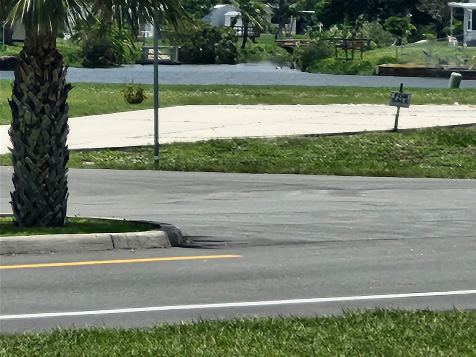 LEMON BAY ISLES PH 01 - Land