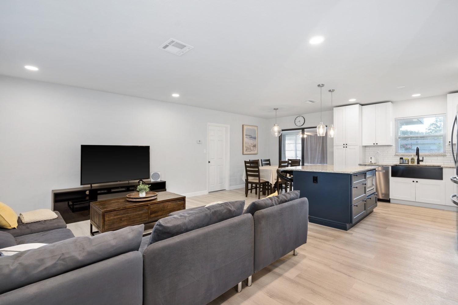 CLEAR VIEW MANOR - Residential