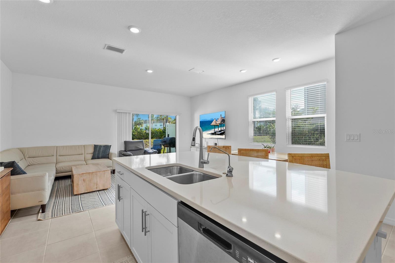 8564 LUNAR SKYE STREET