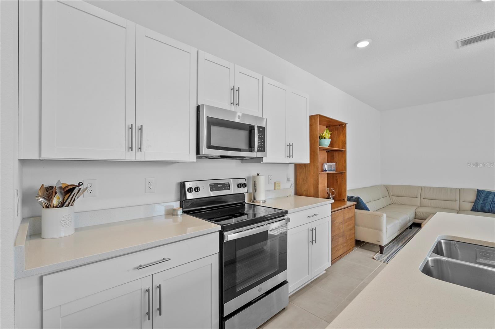 8564 LUNAR SKYE STREET