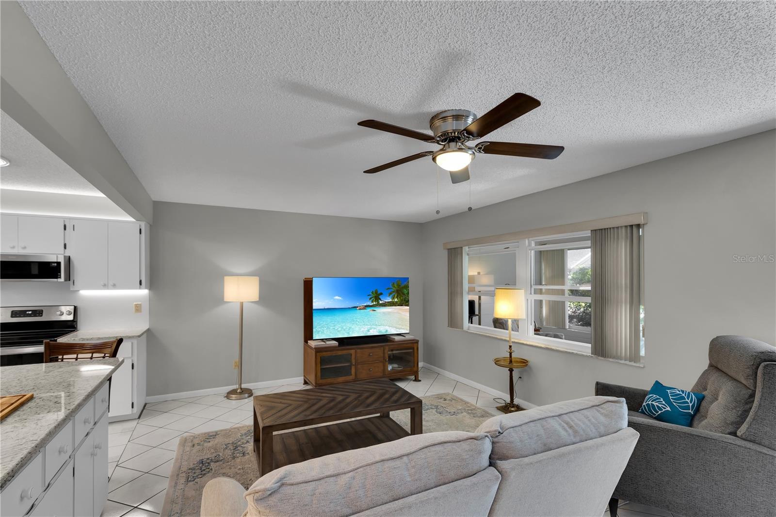 CIRCLE SQUARE WOODS 04 - Residential