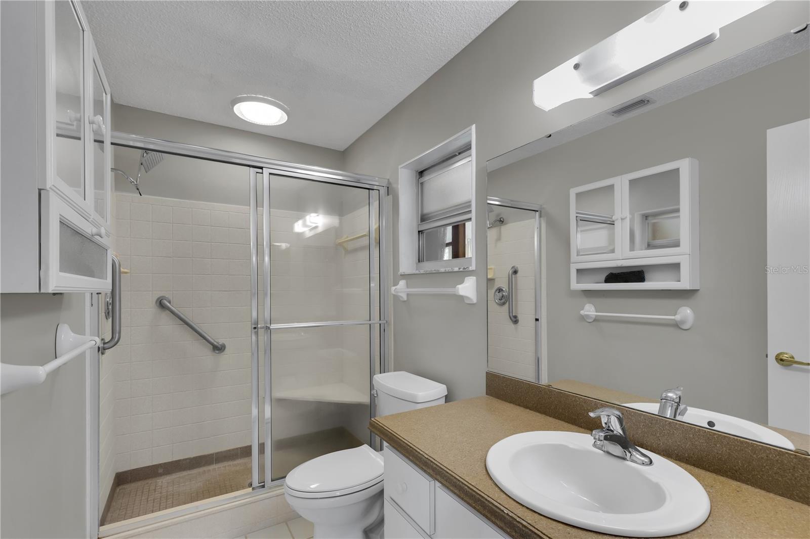 CIRCLE SQUARE WOODS 04 - Residential