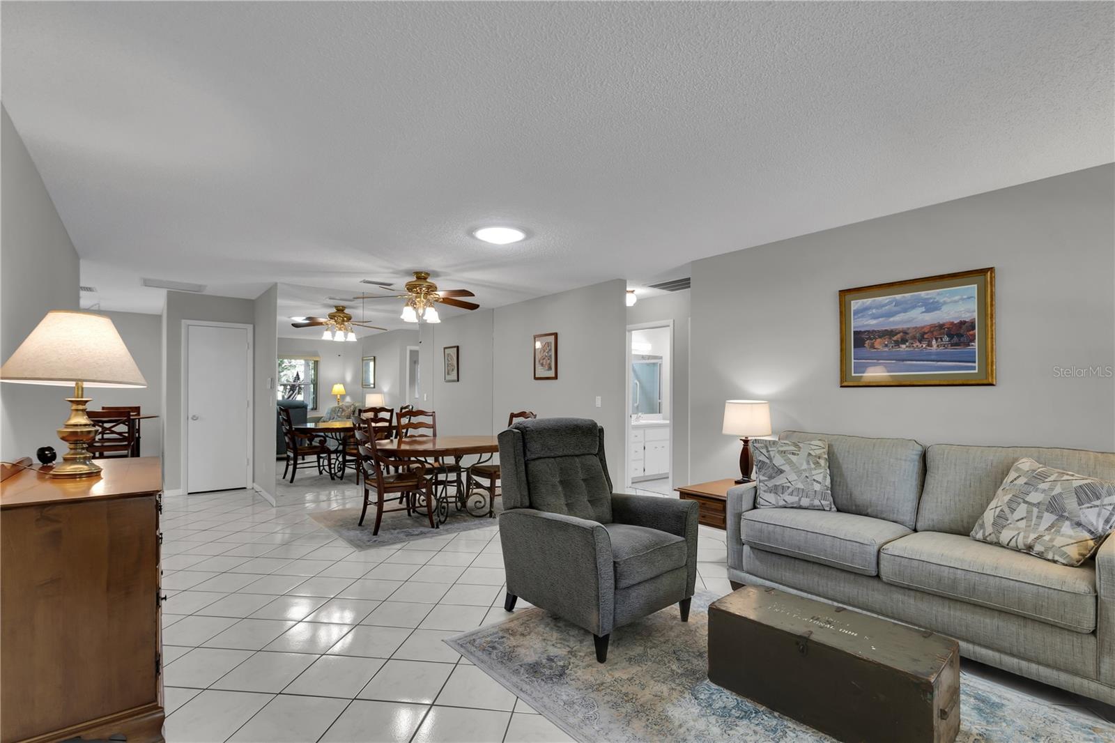 CIRCLE SQUARE WOODS 04 - Residential