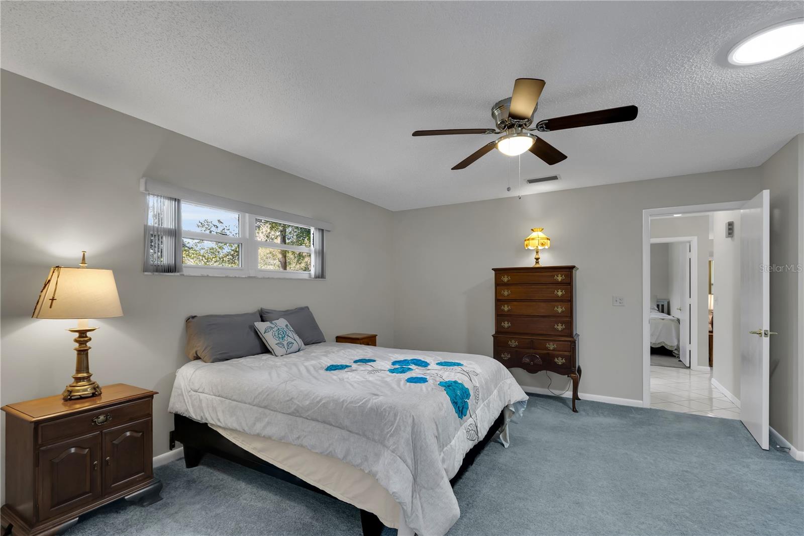 CIRCLE SQUARE WOODS 04 - Residential