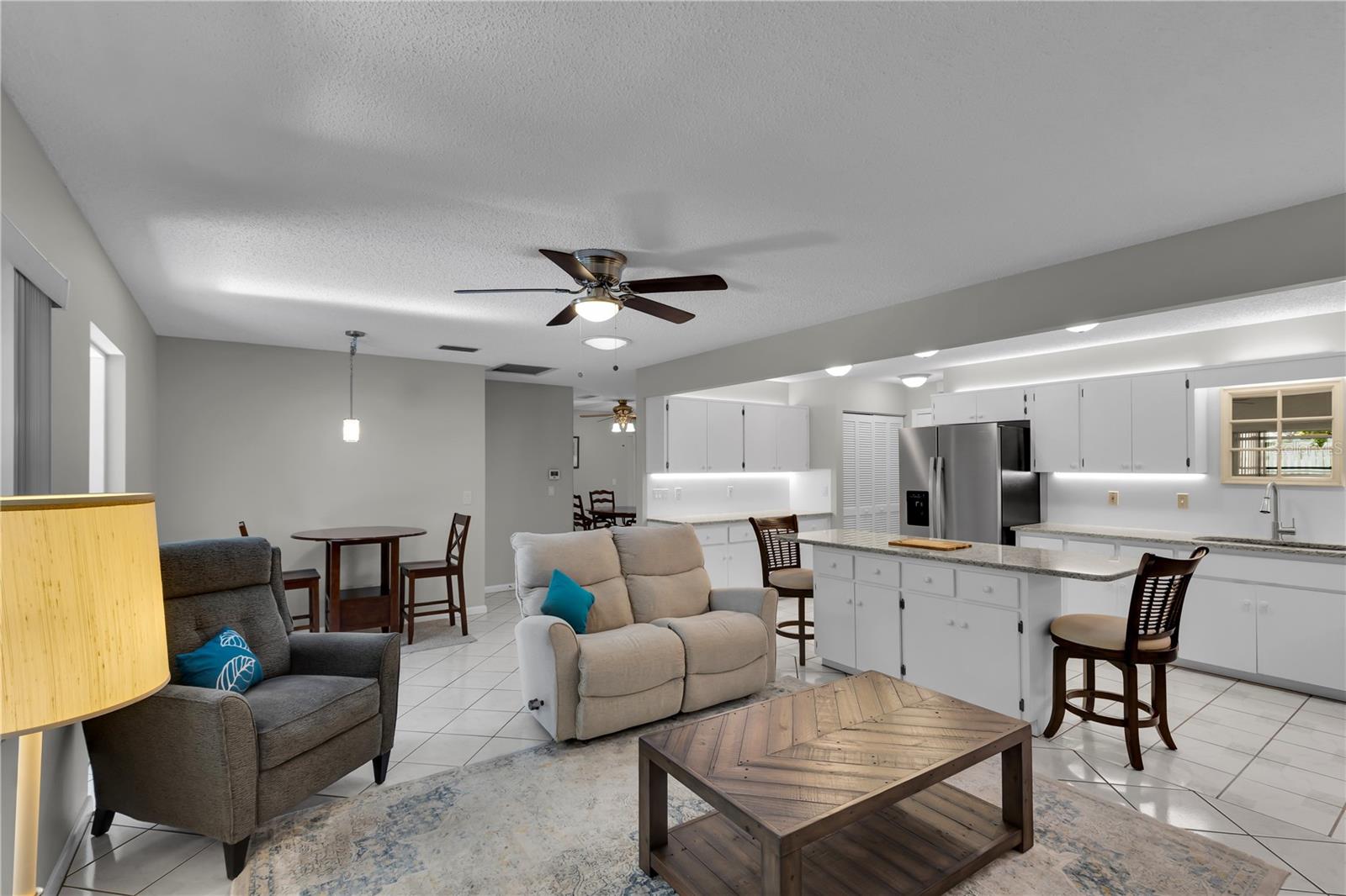 CIRCLE SQUARE WOODS 04 - Residential