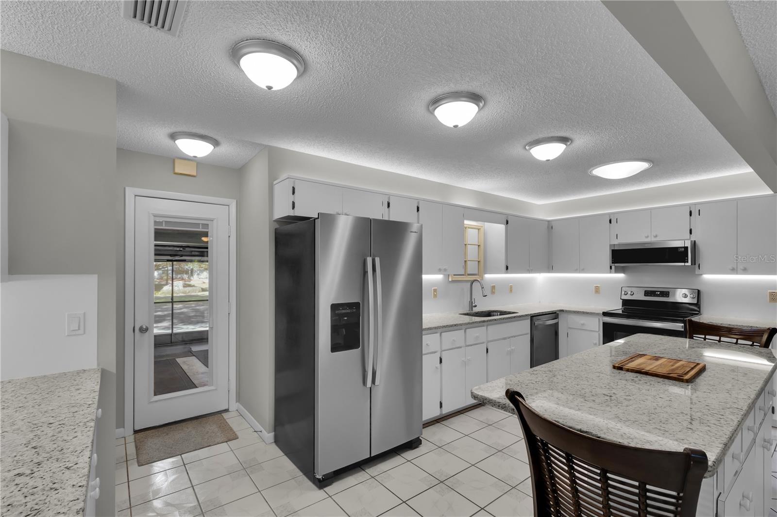 CIRCLE SQUARE WOODS 04 - Residential