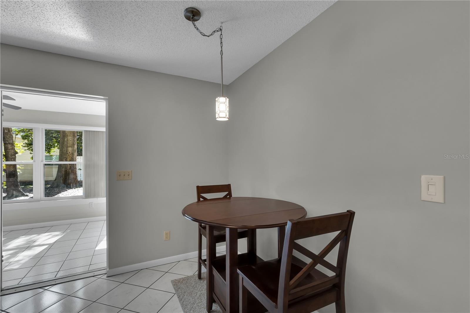 CIRCLE SQUARE WOODS 04 - Residential