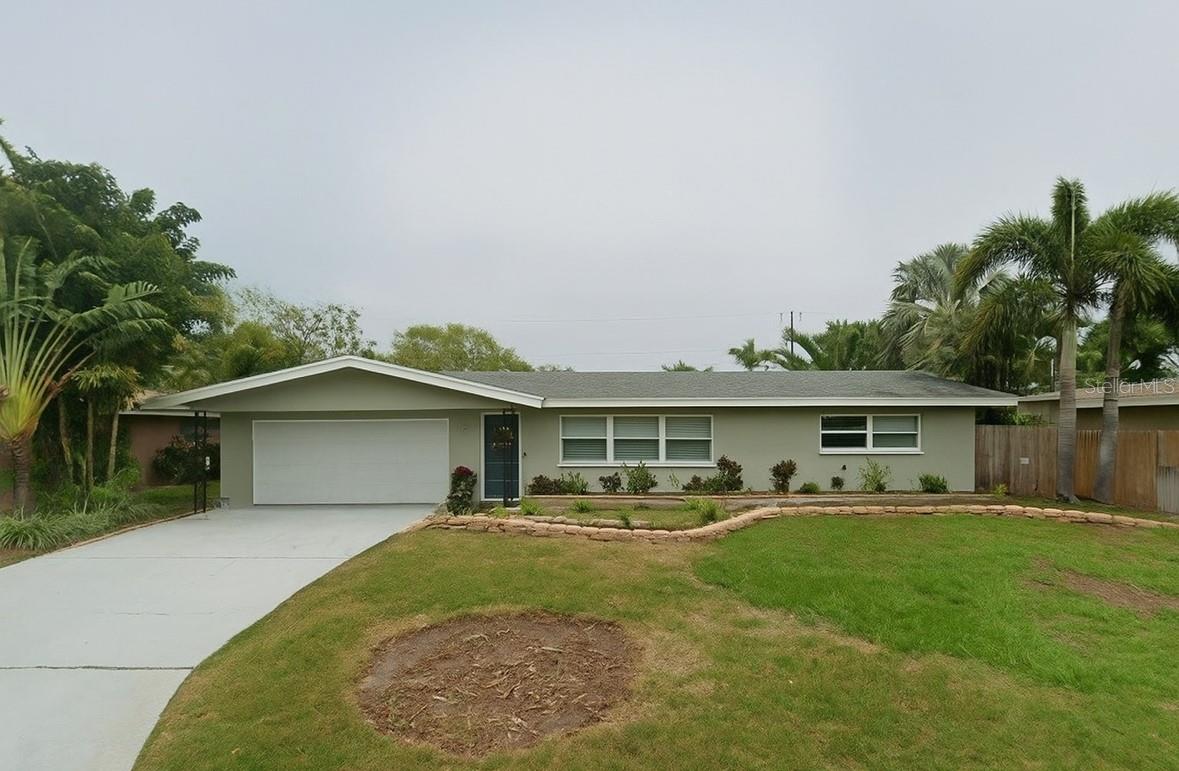 Welcome to this solid masonry home in Winter Park offering 1,409 square feet of comfortable living space. Built in 1969 and thoughtfully maintained, the home sits on a spacious 10,062 square foot lot. Located in a serene Winter Park neighborhood near Eastbrook Elementary, Tuskawilla Middle, and Lake Howell High.
