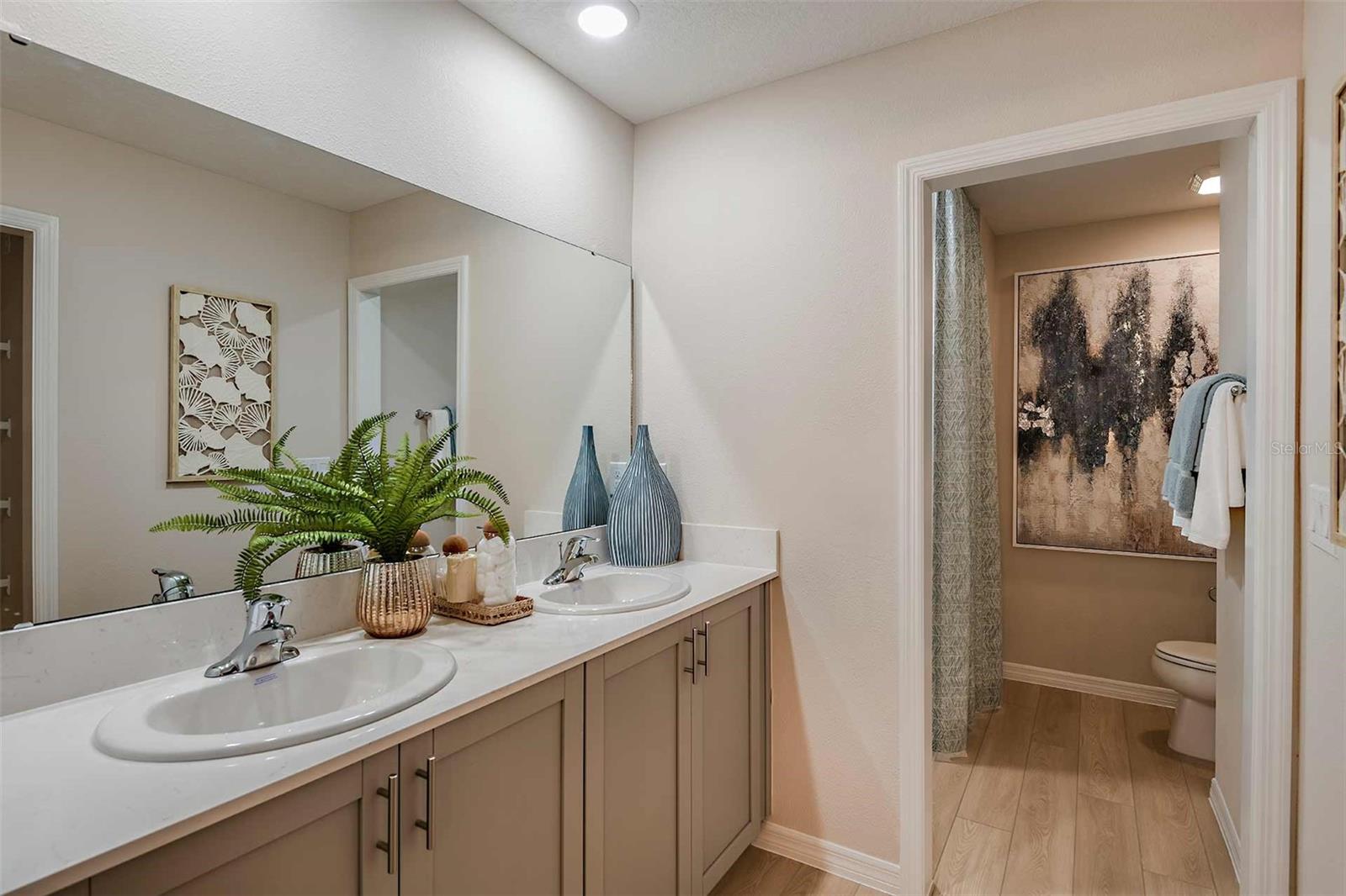 CF GTIS II GROVE AT CROSSWIND LLC - Residential