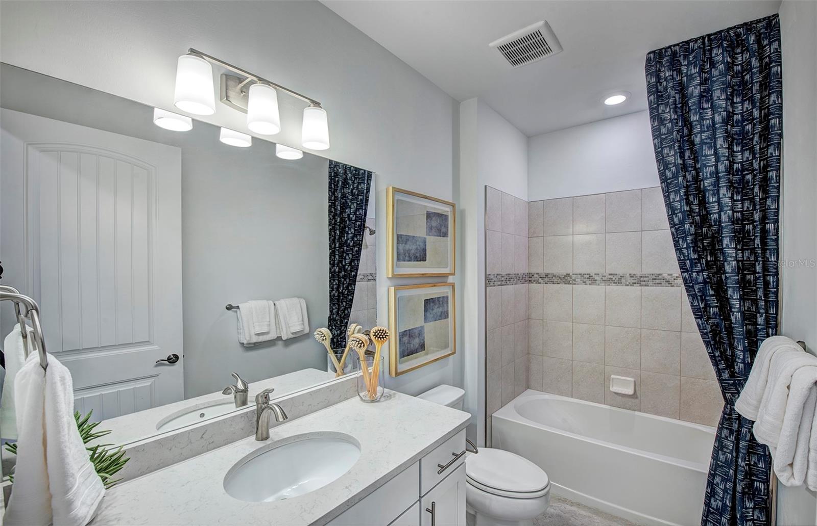 ARBOR OAKS AT THE WOODLANDS - Residential