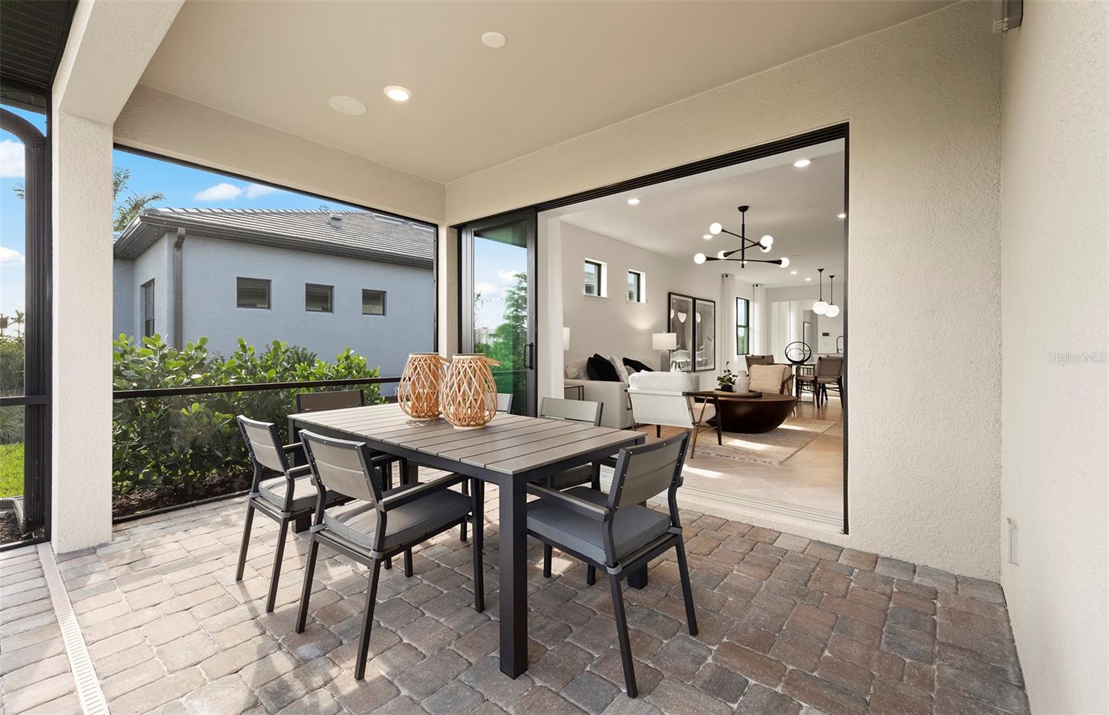 ARBOR OAKS AT THE WOODLANDS - Residential