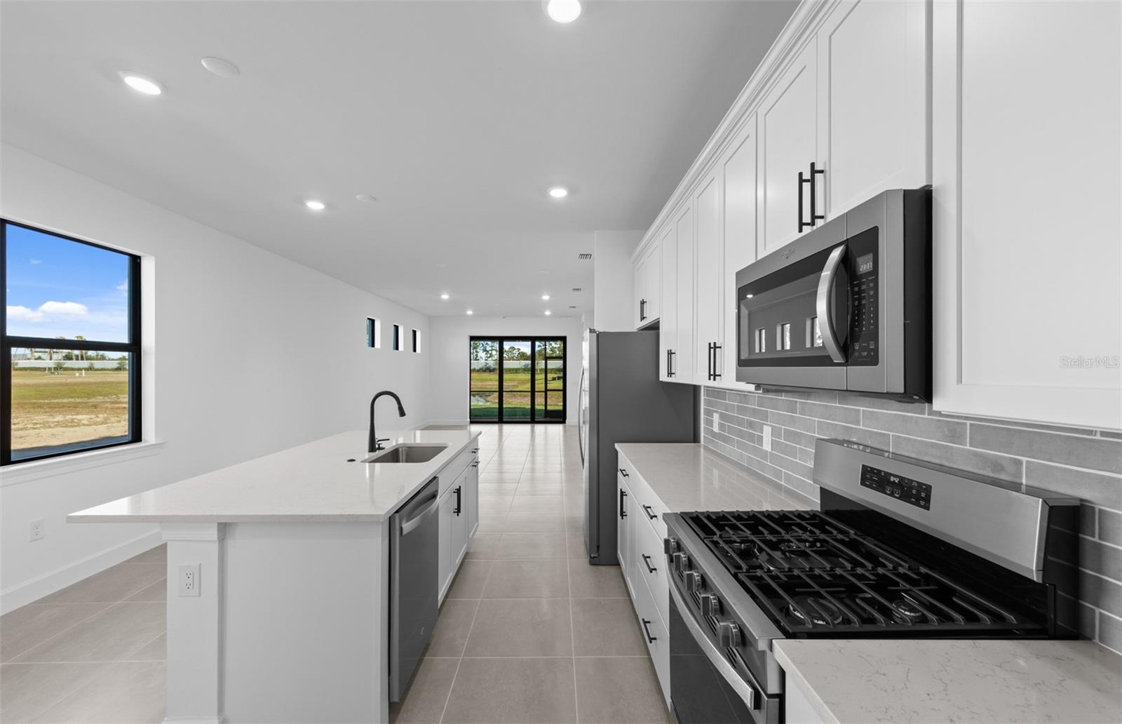 ARBOR OAKS AT THE WOODLANDS - Residential