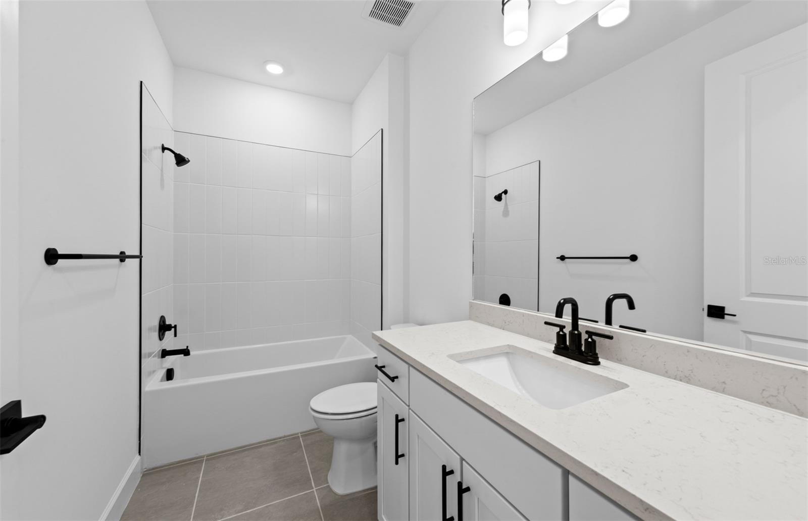 ARBOR OAKS AT THE WOODLANDS - Residential