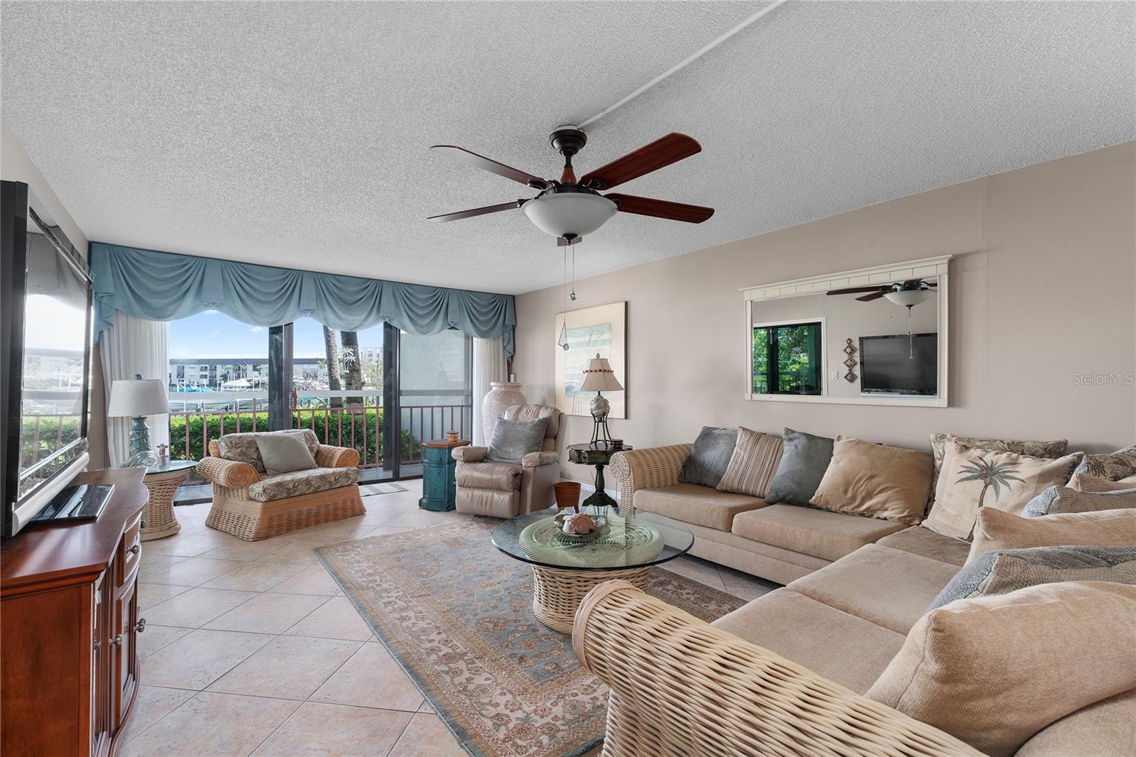 SAVANNAH CONDO - Residential Lease