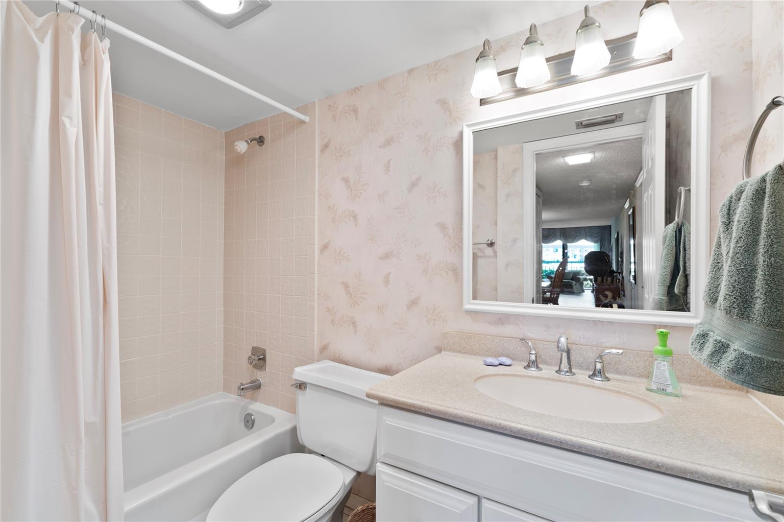 SAVANNAH CONDO - Residential Lease