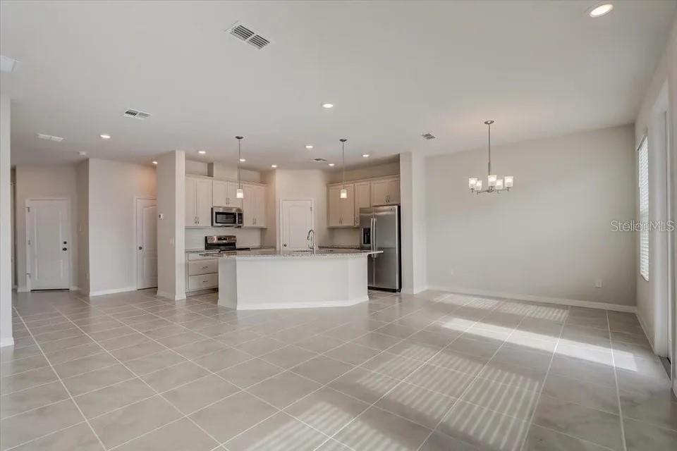 LAKE MDW LNDG - Residential Lease