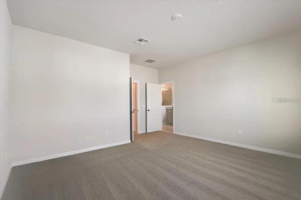 LAKE MDW LNDG - Residential Lease