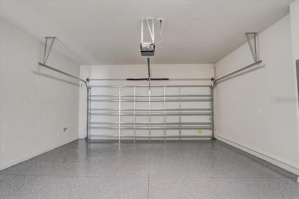 LAKE MDW LNDG - Residential Lease