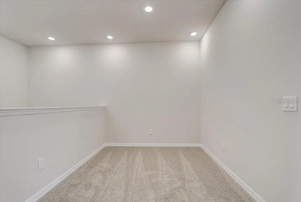 LAKE MDW LNDG - Residential Lease