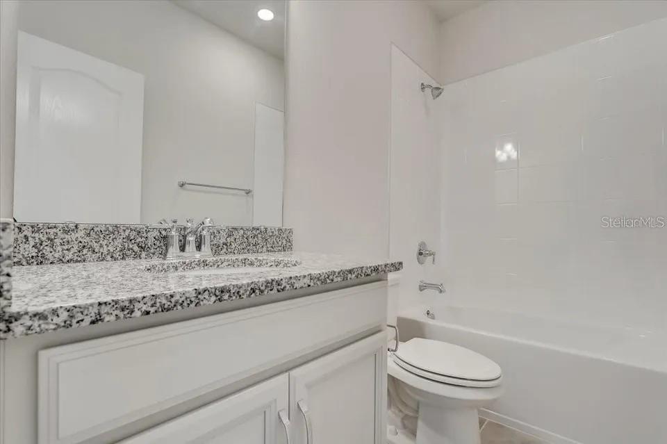 LAKE MDW LNDG - Residential Lease
