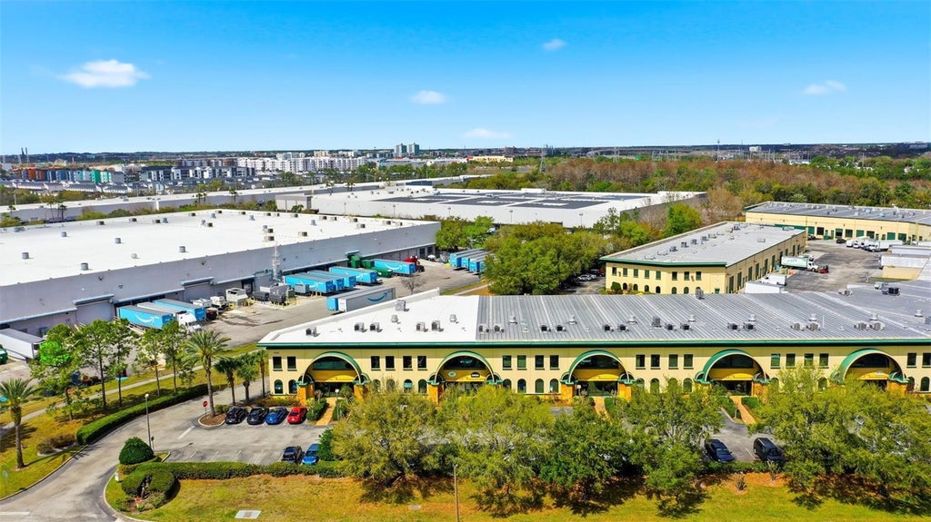 Photo of 6881 Kingspointe Parkway #6, Orlando, FL 32819 (MLS # O6440131)