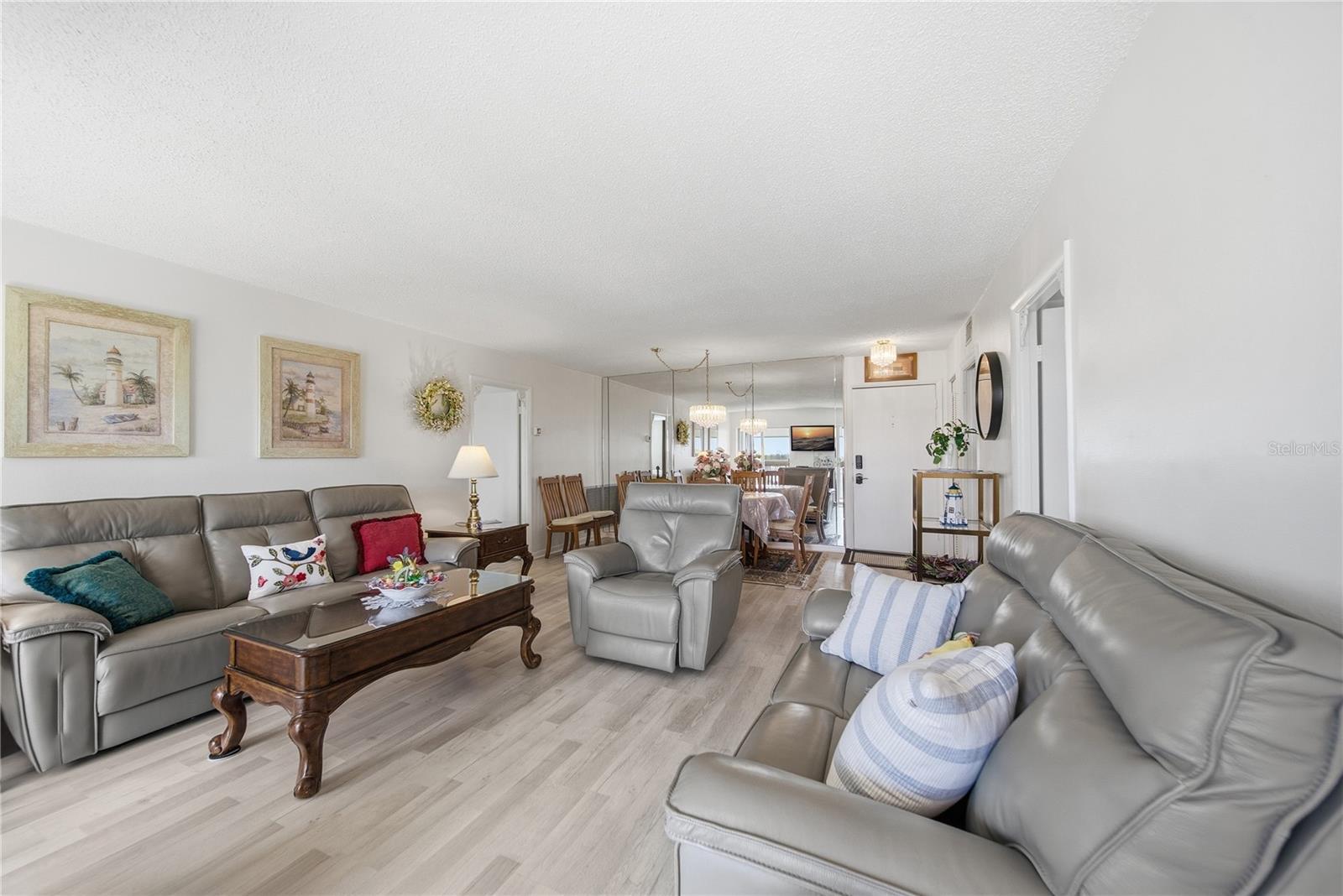 IMPERIAL COVE 9 - Residential