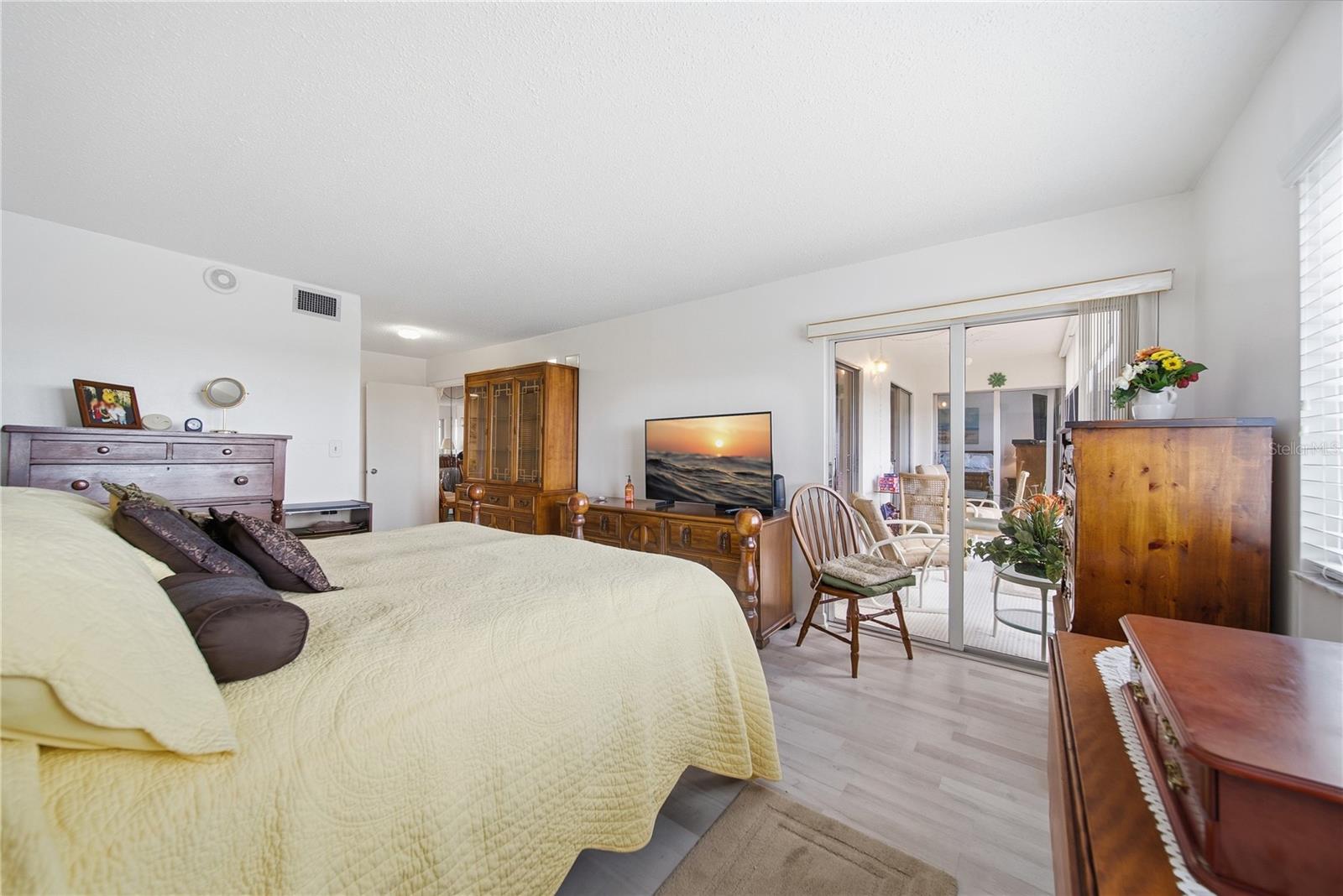 IMPERIAL COVE 9 - Residential