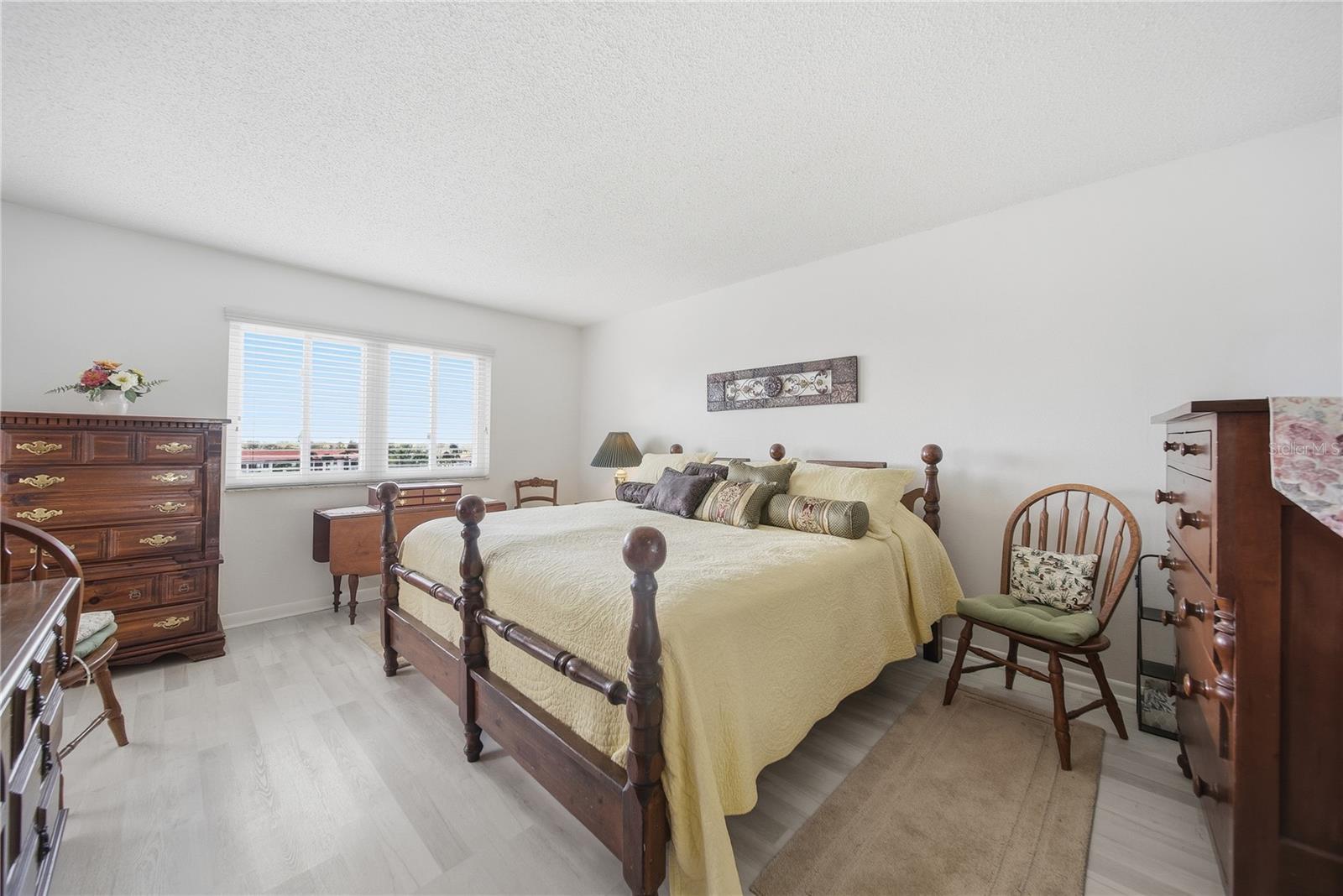 IMPERIAL COVE 9 - Residential