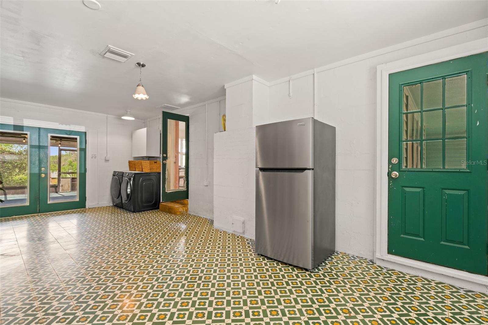 WHITMAN - Residential