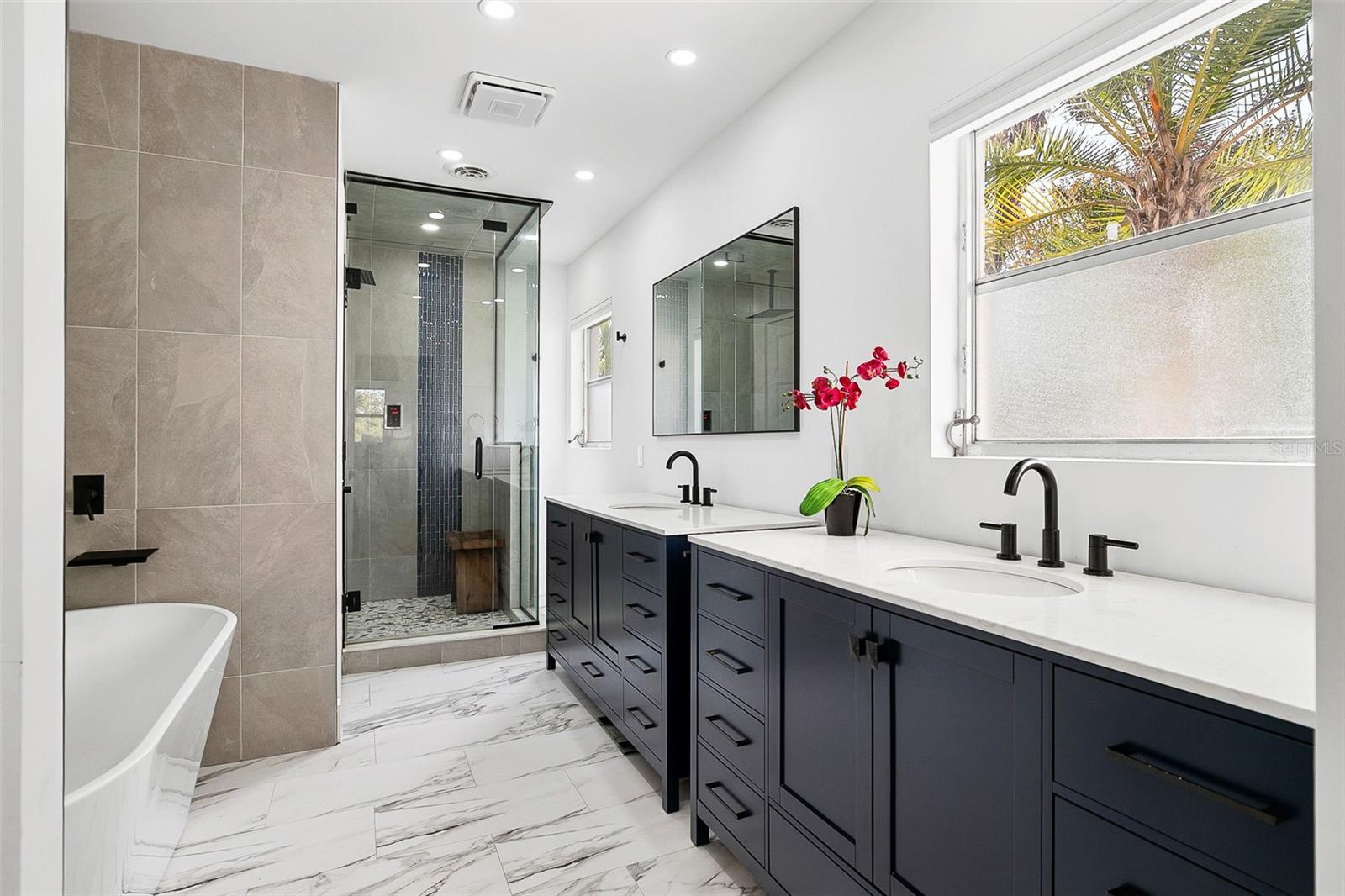 WHITFIELD ESTATES - Residential Lease