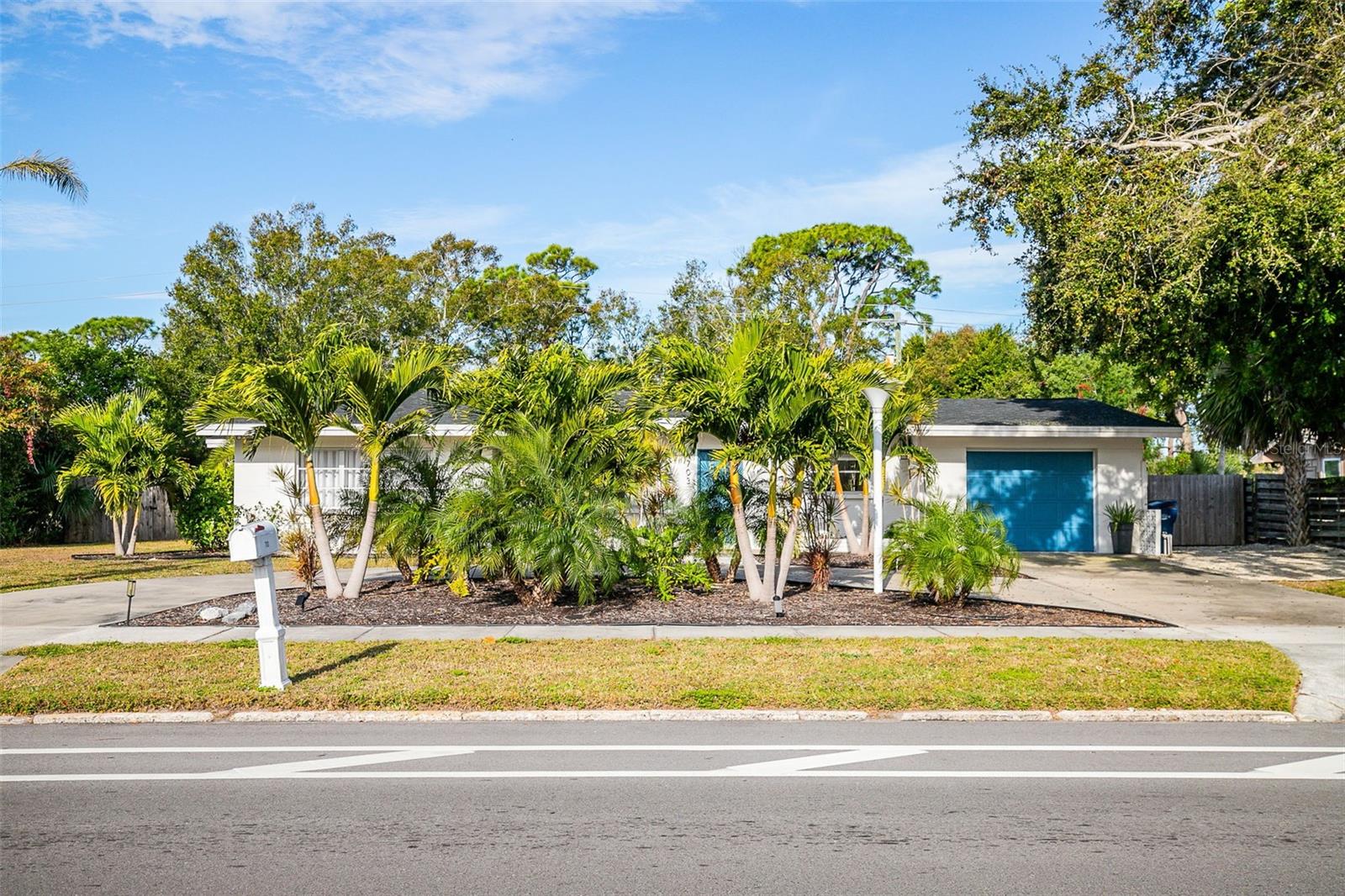 WHITFIELD ESTATES - Residential Lease