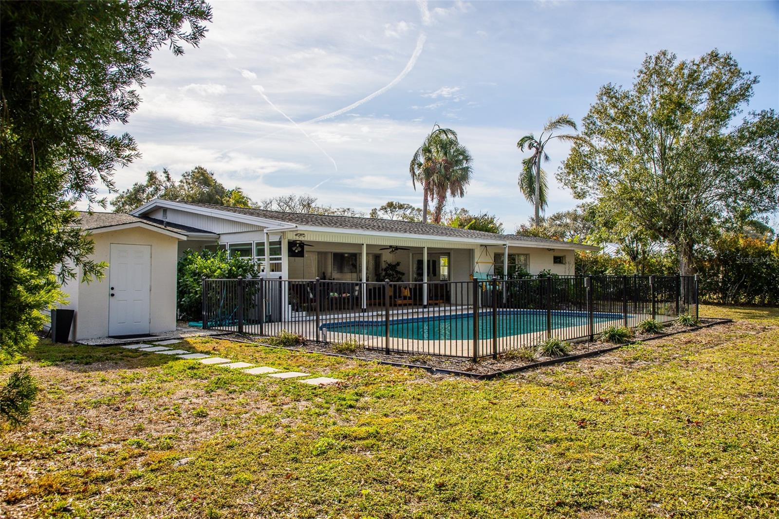 WHITFIELD ESTATES - Residential Lease