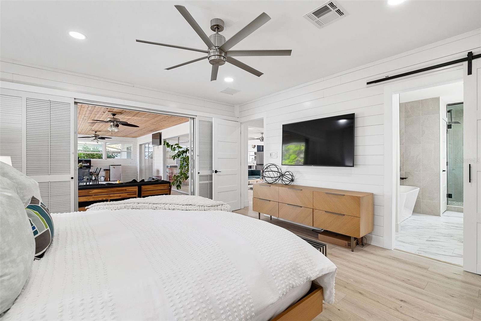 WHITFIELD ESTATES - Residential Lease