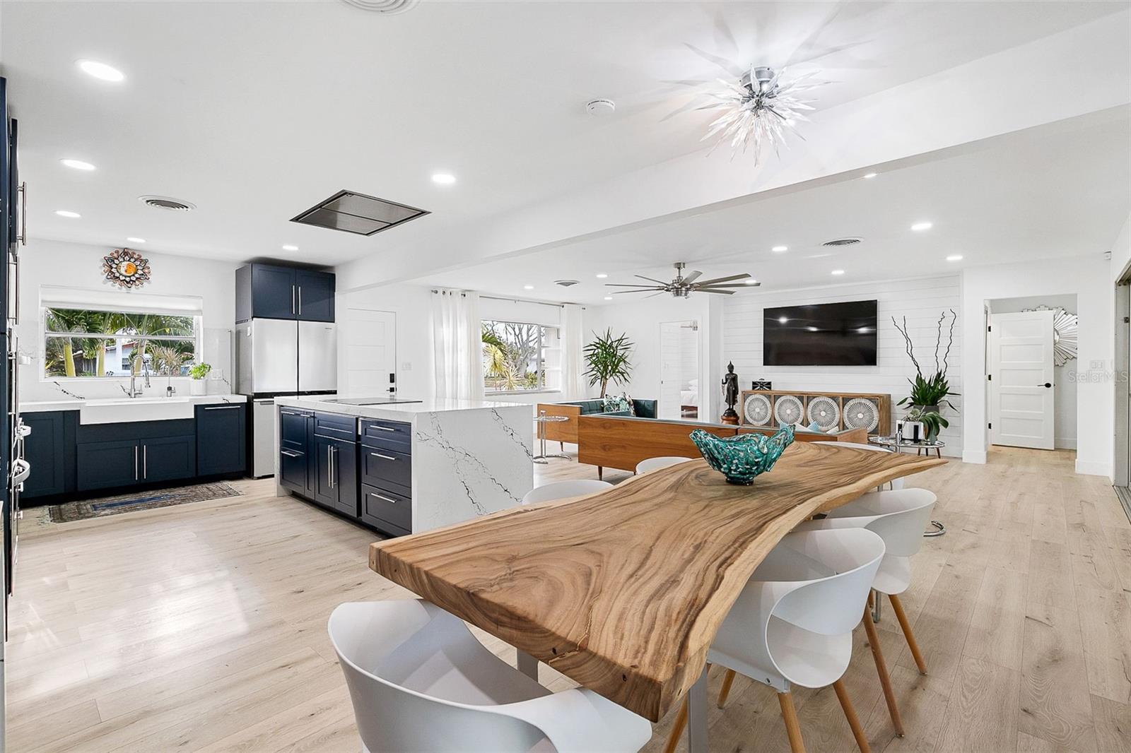 WHITFIELD ESTATES - Residential Lease