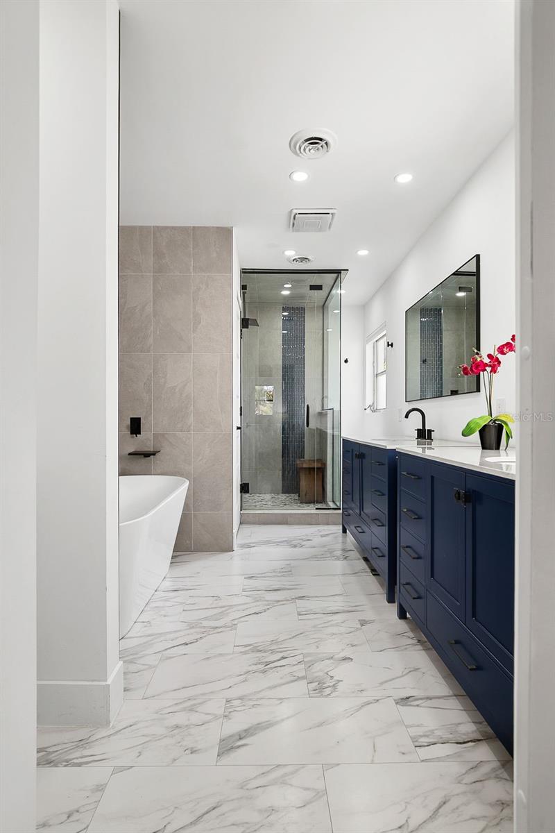 WHITFIELD ESTATES - Residential Lease