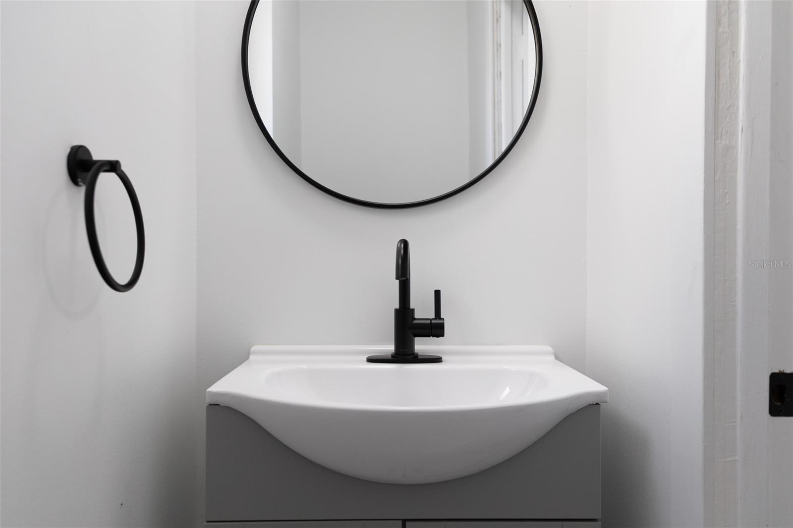 WHITFIELD ESTATES - Residential Lease